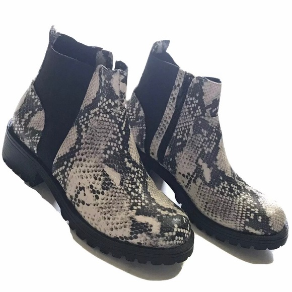 Universal Thread Target Chelsea Boots Booties Double Gore Snake Print Lug Sole 8 - Picture 3 of 10